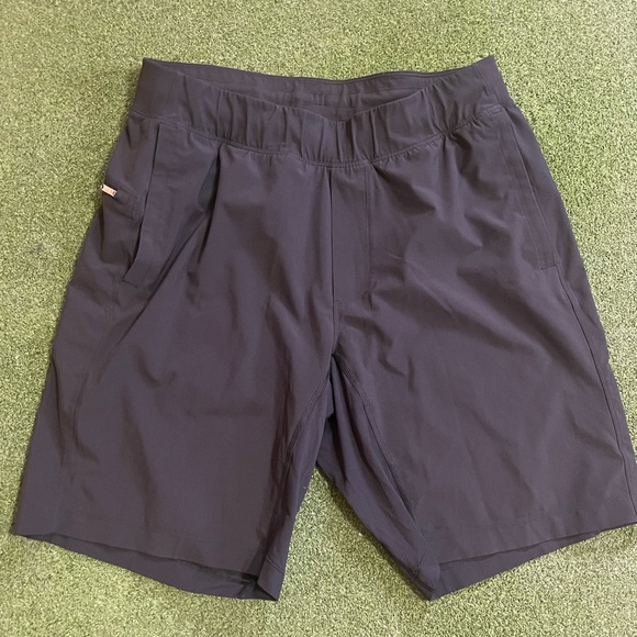 Men’s lululemon shorts - Picture 1 of 3